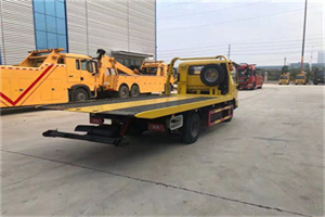 新安非事故拖车